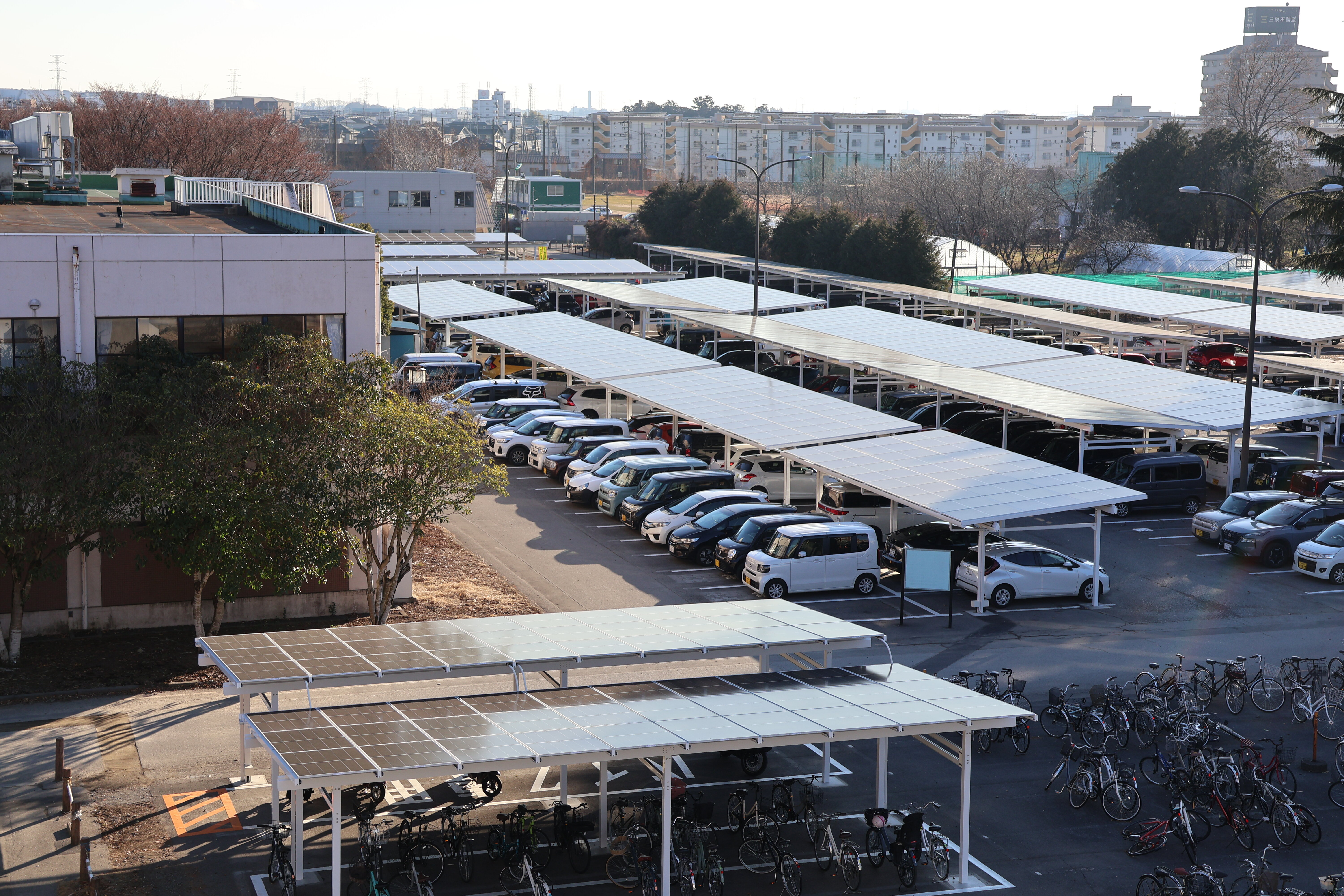 ソーラーカーポートの写真